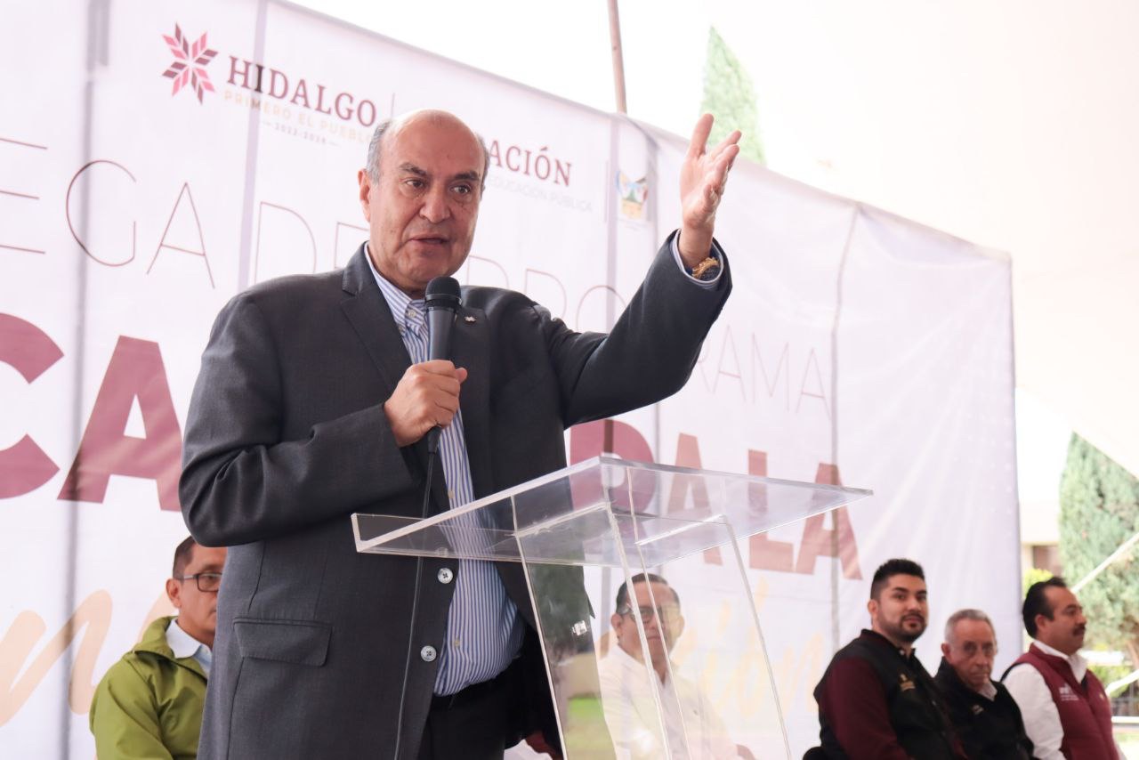 natividad-castrejon-fortalece-la-educacion-superior-con-entrega-de-becas-en-mixquiahuala-4-1.jpg