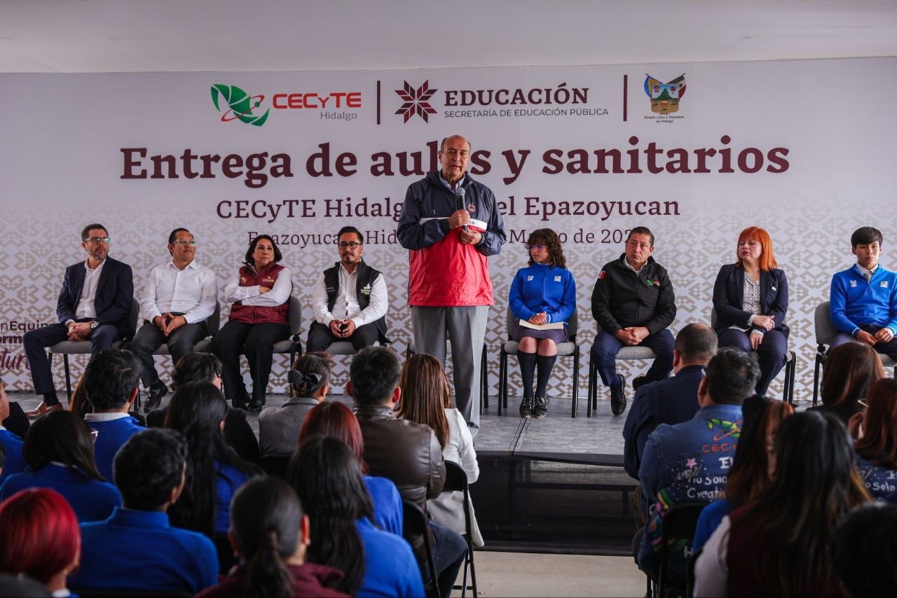 Natividad Castrejón entrega obra educativa en CECyTEH Epazoyucan