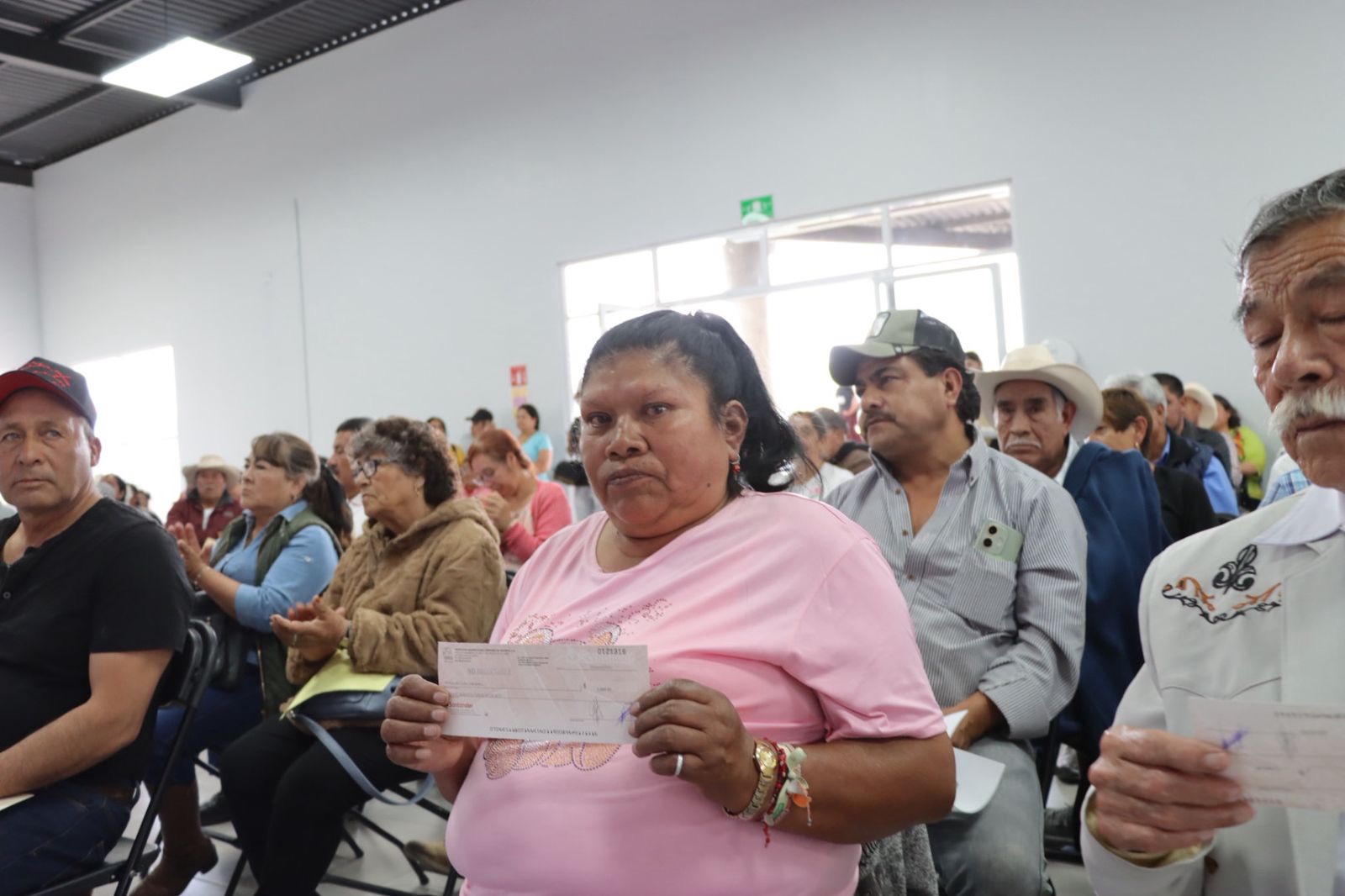 Entrega Saderh apoyos económicos por casi un millón de pesos a productores afectados por contingencias
