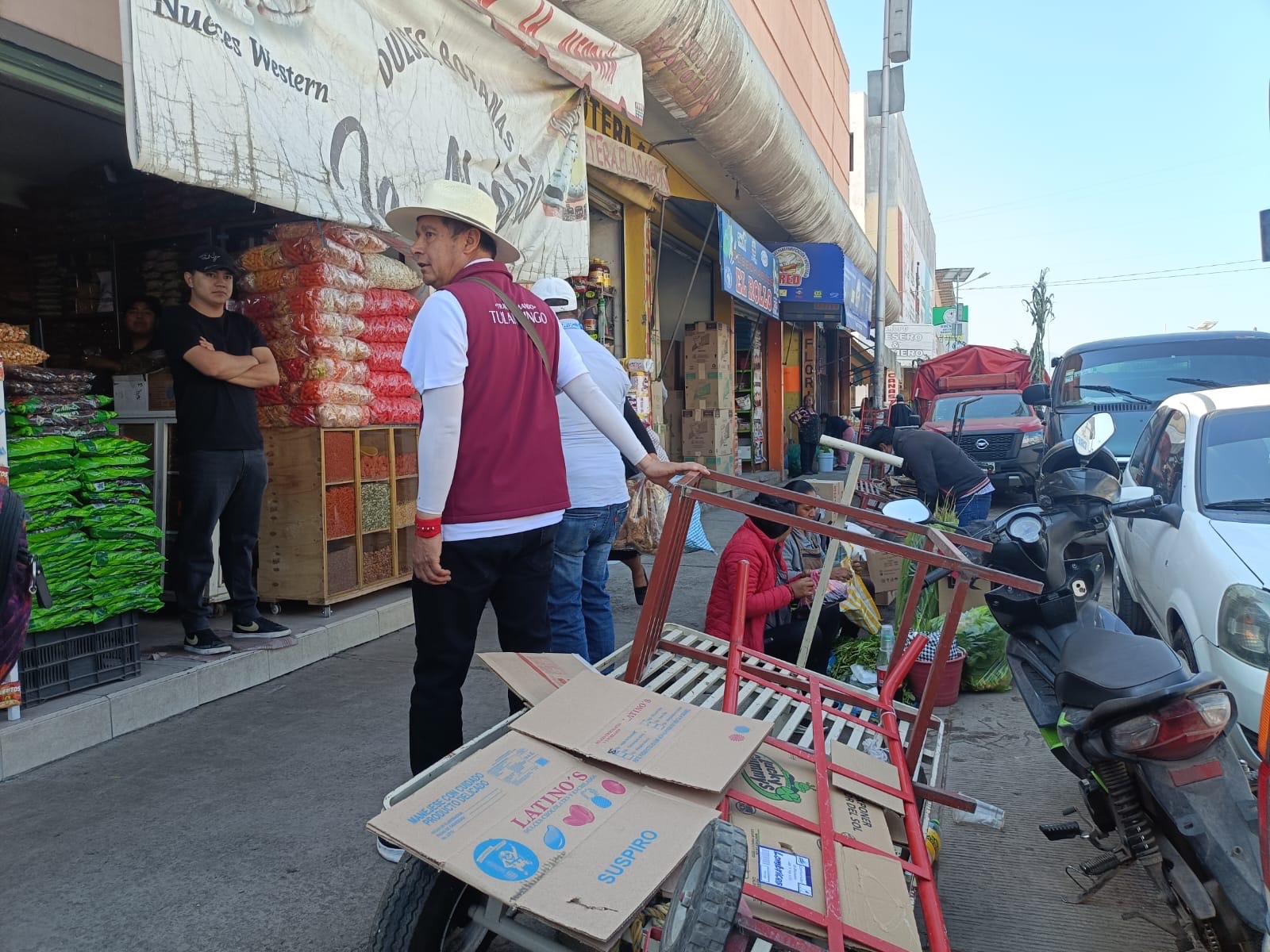Operativo en el PIFSAL deja primeras infracciones por invasión de banquetas