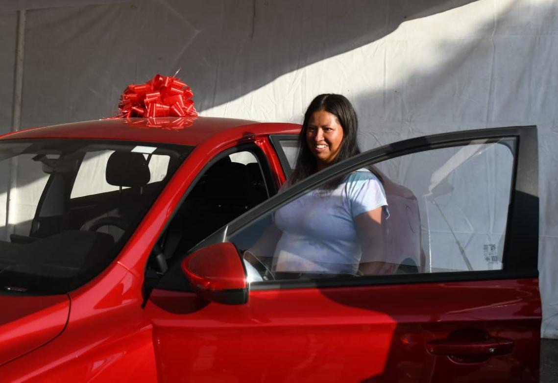 Más de 10 mil madres celebran en Tulancingo; rifan automóvil durante festejo municipal