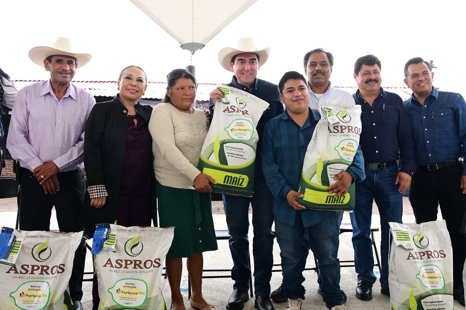 Más de 430 productores reciben apoyos agropecuarios en entrega regional realizada en Tulancingo
