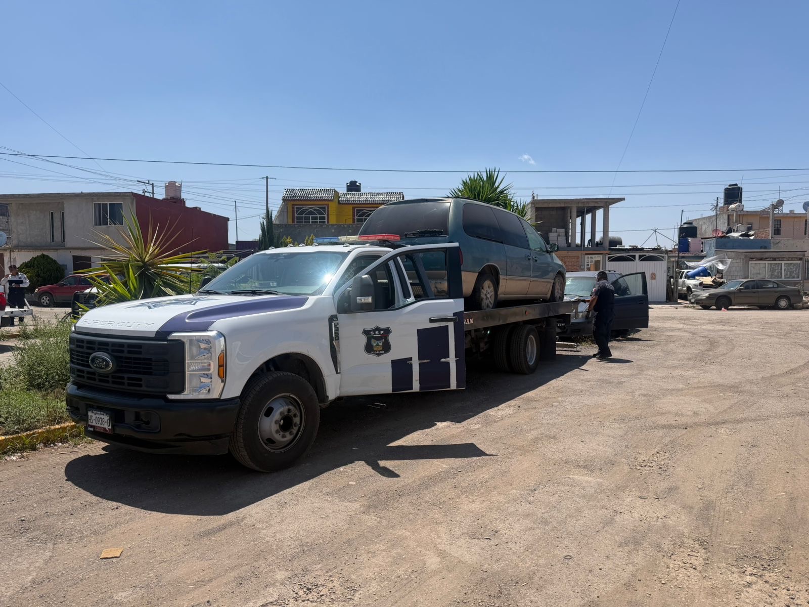 Retiran autos abandonados en Tulancingo
