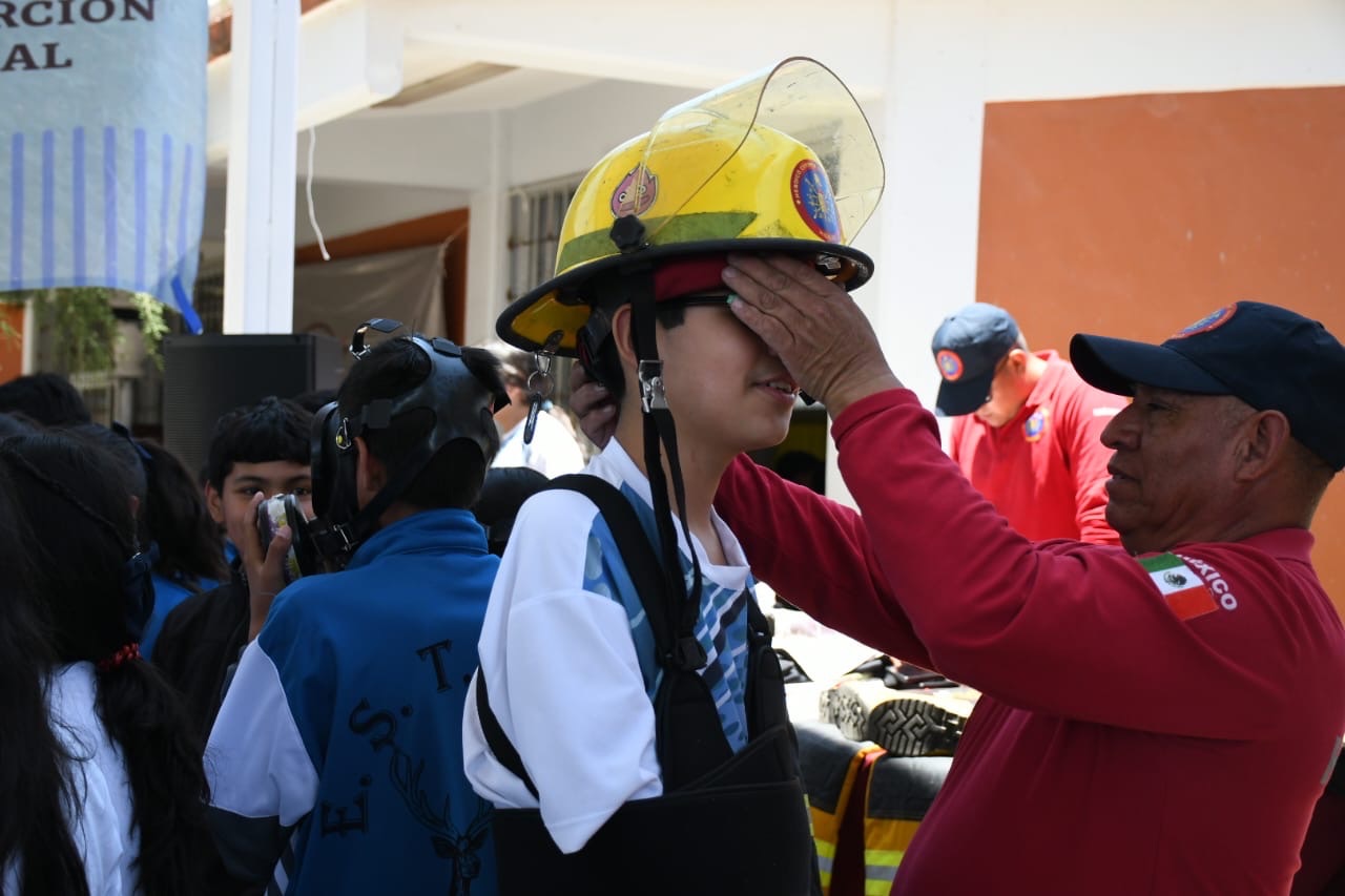 Realizan jornada educativa y recreativa en secundaria de Napateco